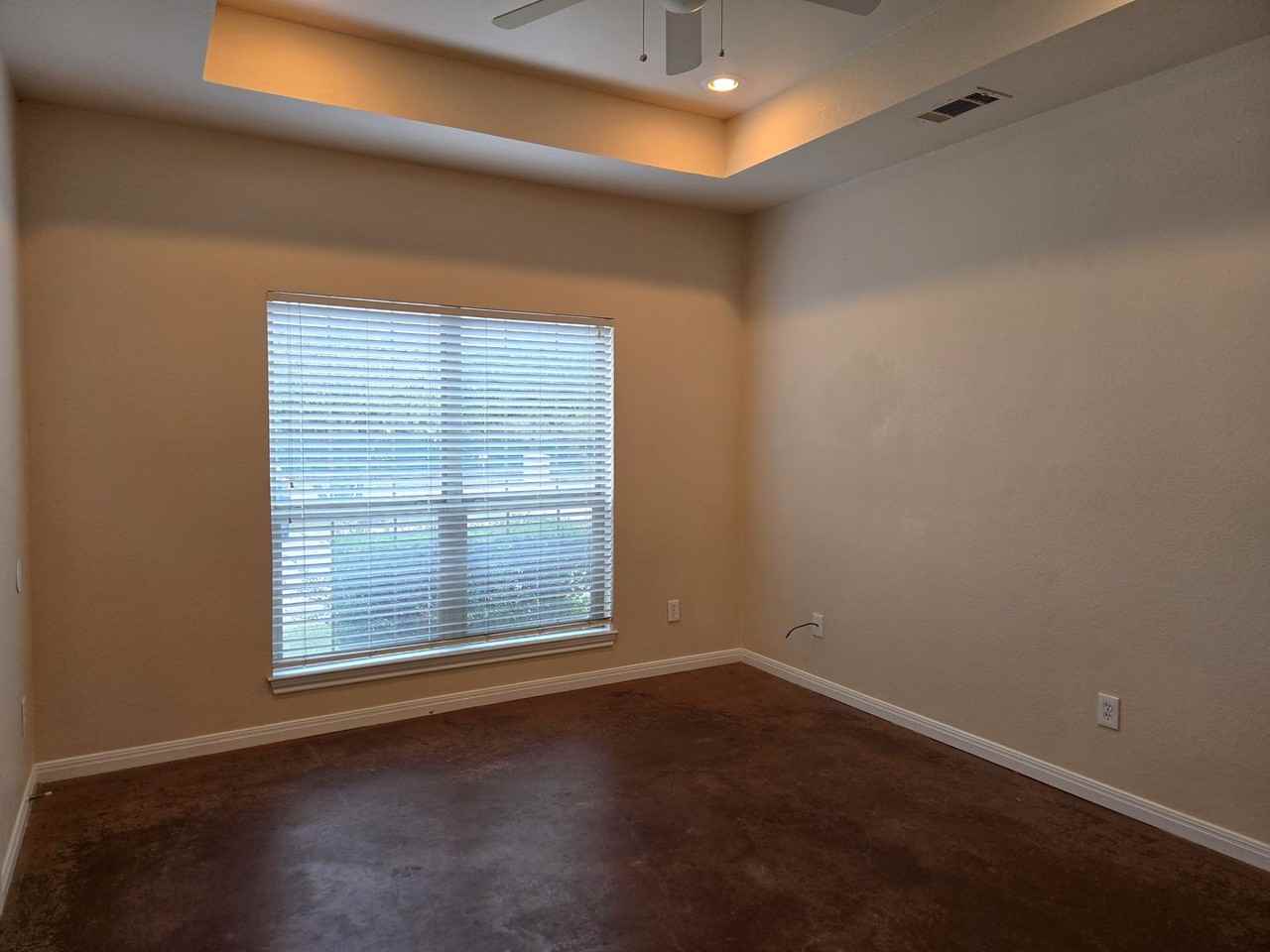 2109 Columbus Ave Apt B - Photo 3 of 16