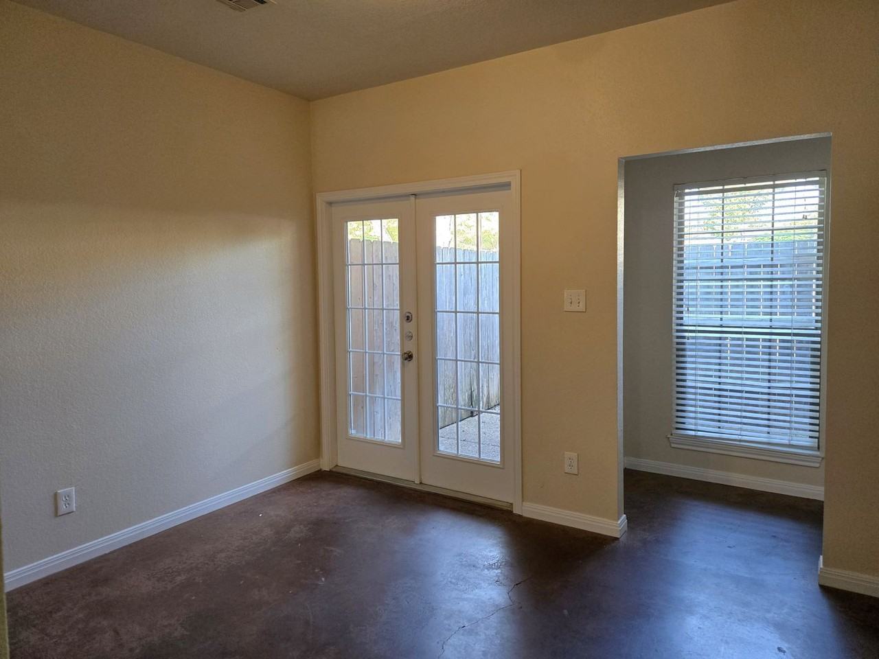 2109 Columbus Ave Apt B - Photo 7 of 16