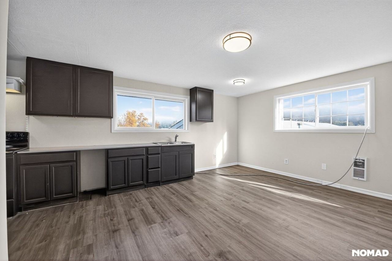 7105 166th Ave E - Photo 3 of 32