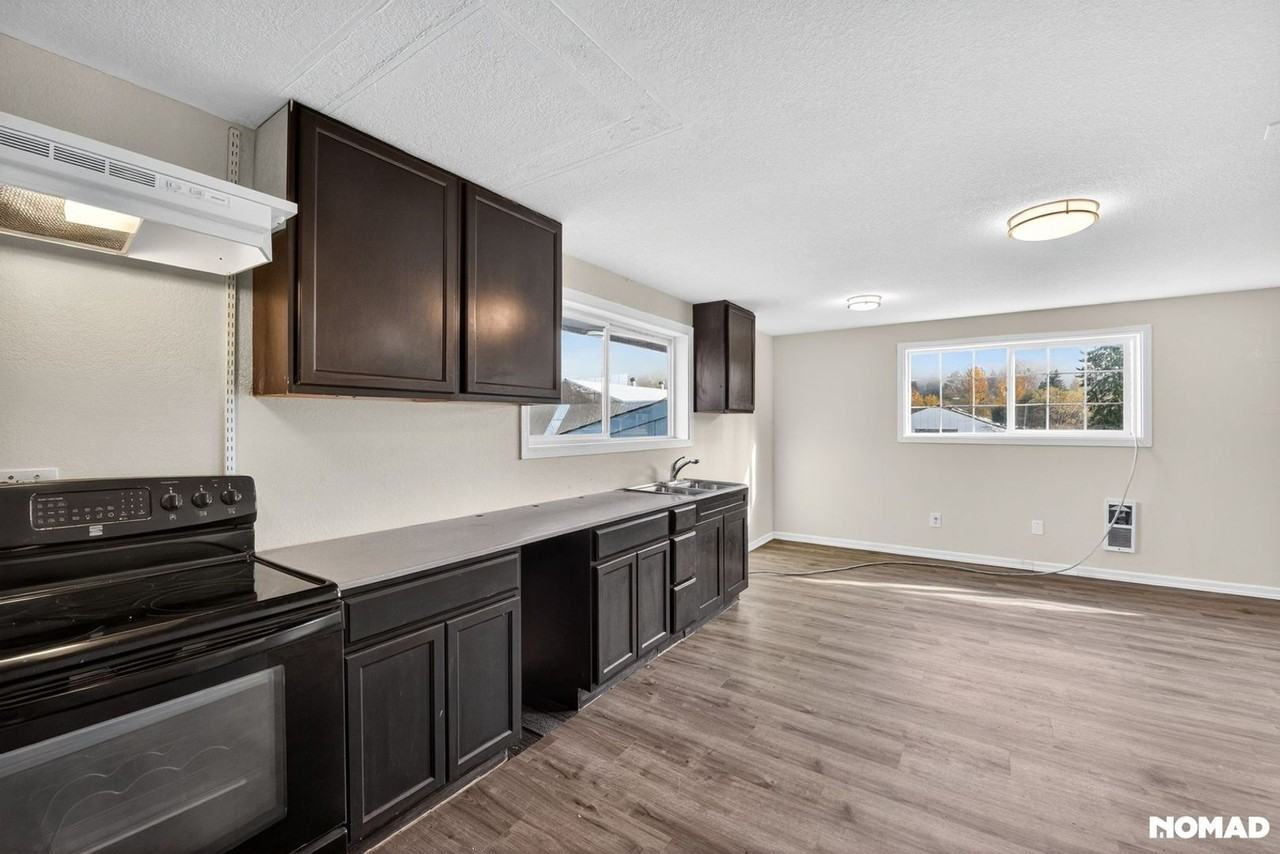 7105 166th Ave E - Photo 4 of 32