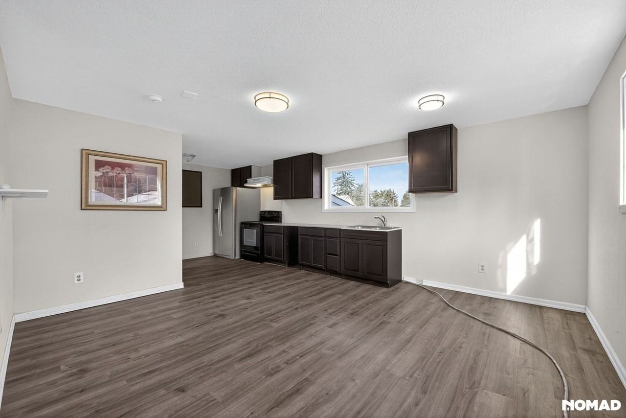 7105 166th Ave E - Photo 6 of 32