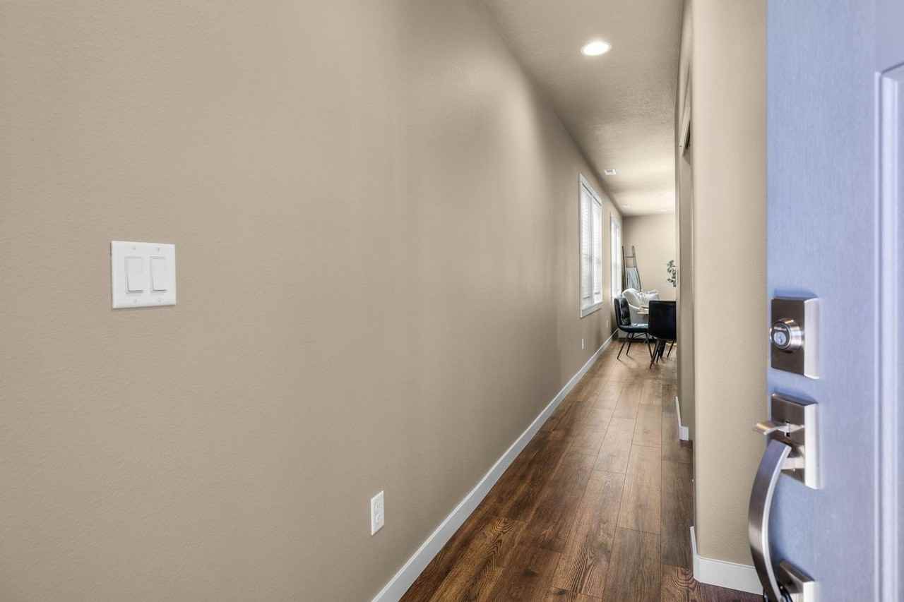 61402 Franke Ln - Photo 3 of 36