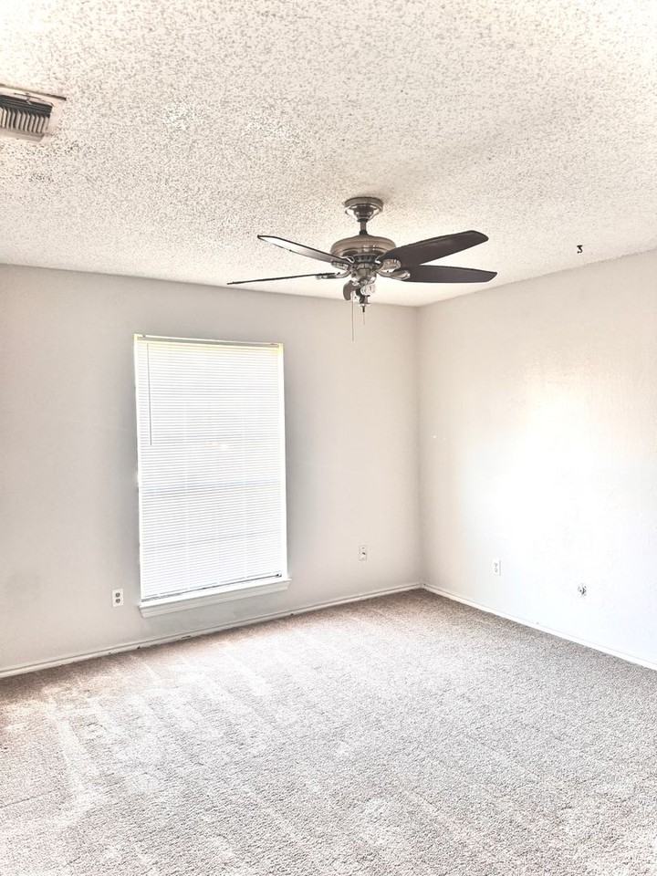 535 Barbara Jean Drive - Photo 2 of 6