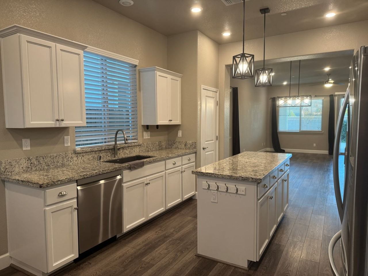 5073 Creekhollow Way - Photo 4 of 18
