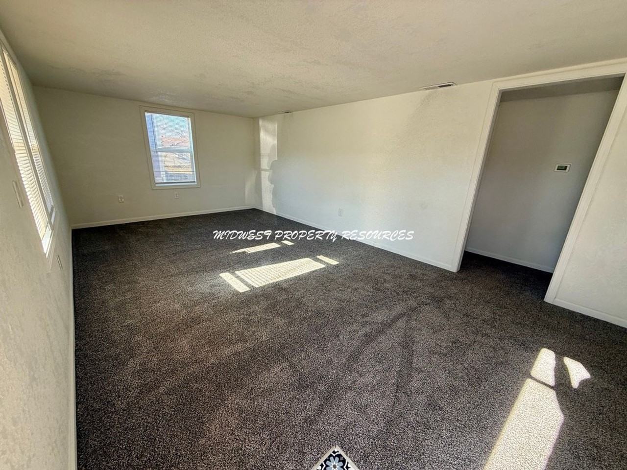 300 West 10th Street - Photo 3 of 14