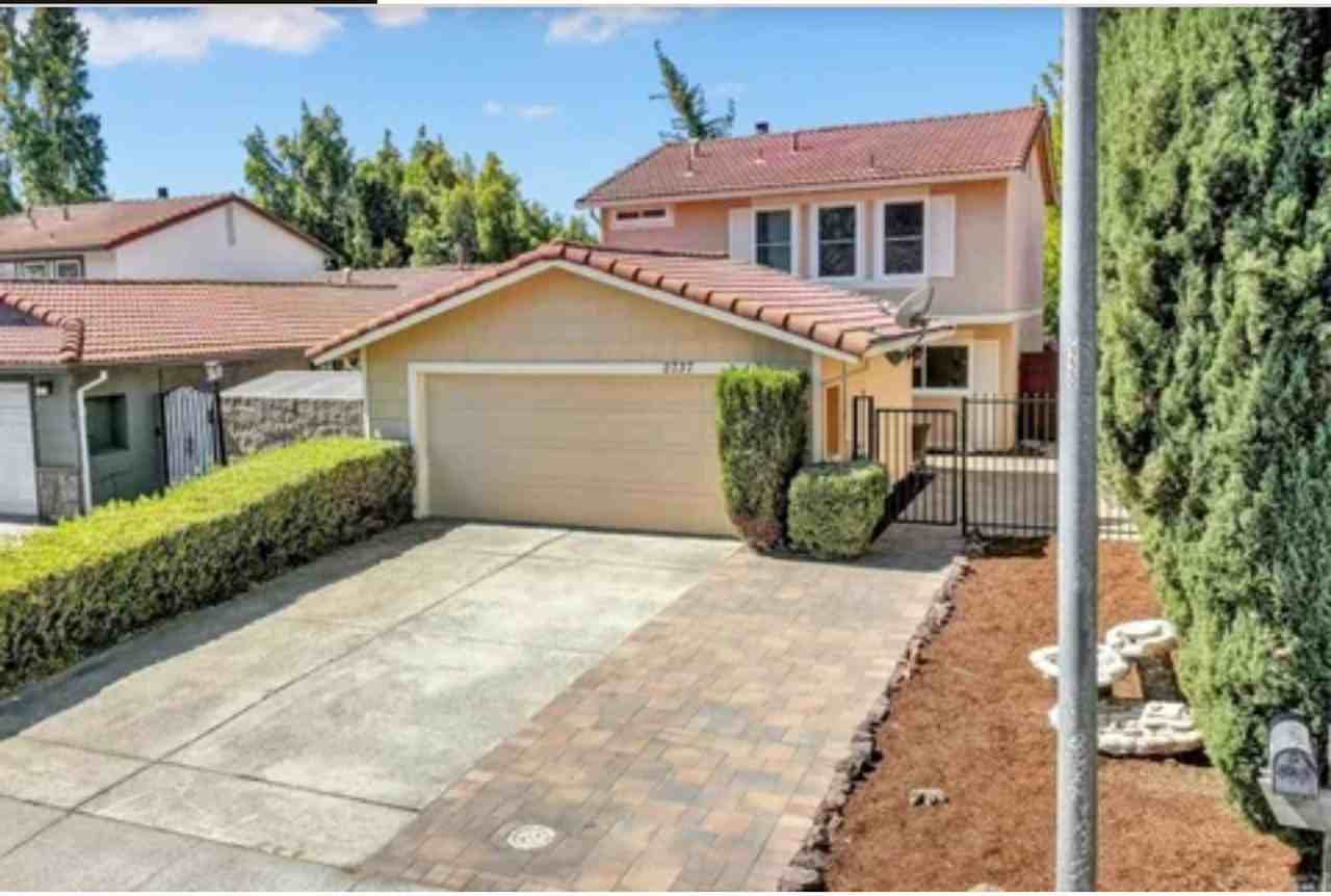 2737 Almondwood Way - Photo 2 of 17