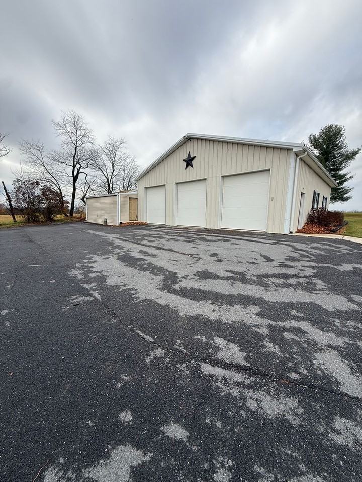 6204 Brethren Church Road - Photo 3 of 45