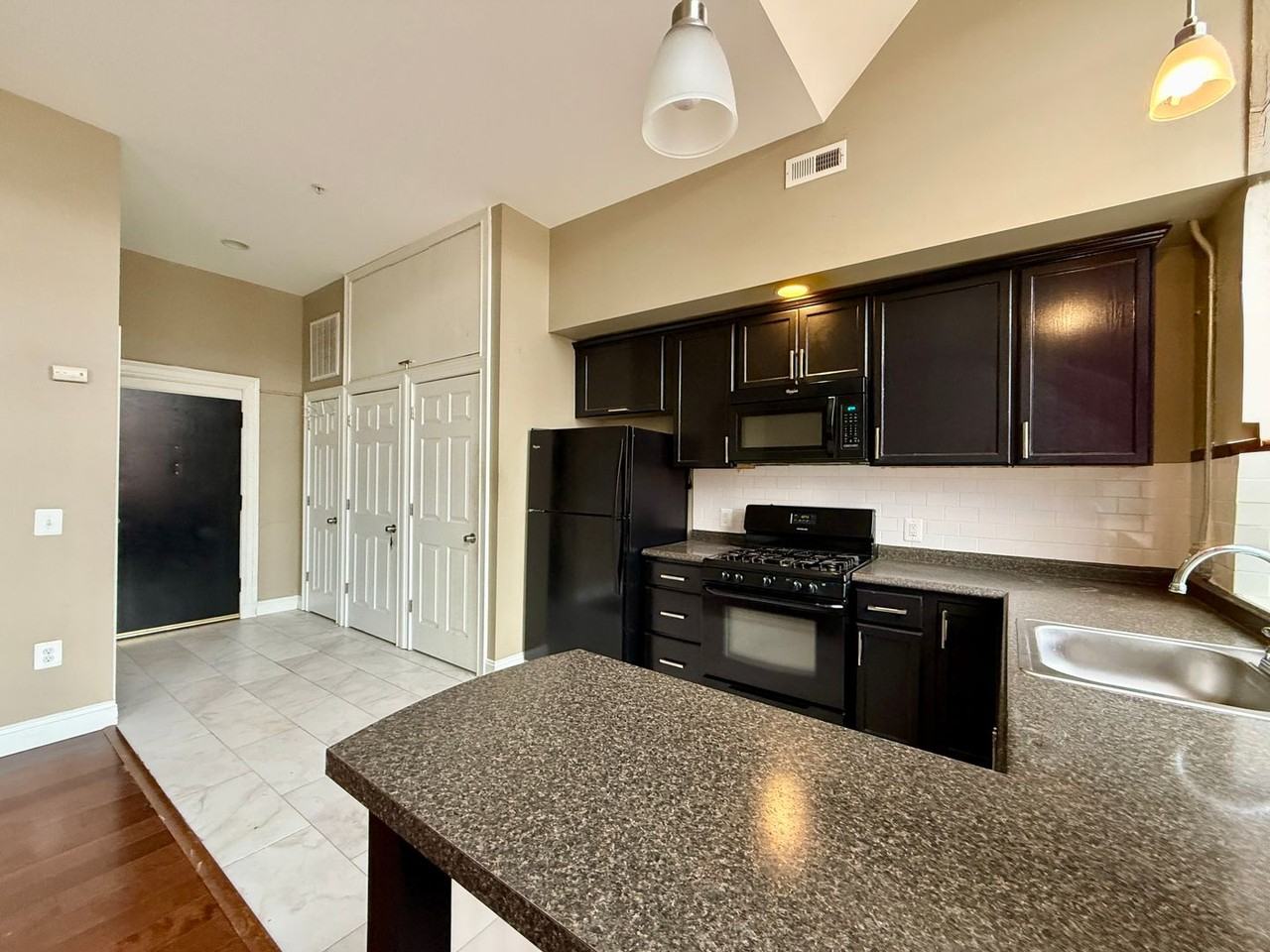 319 319 E 24 Wetherill - 105 #105 - Photo 4 of 13