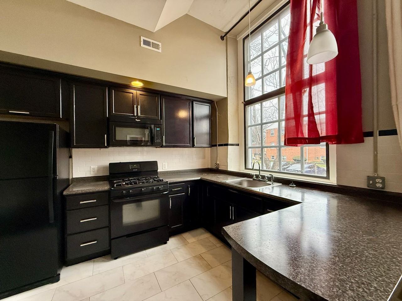 319 319 E 24 Wetherill - 105 #105 - Photo 5 of 13