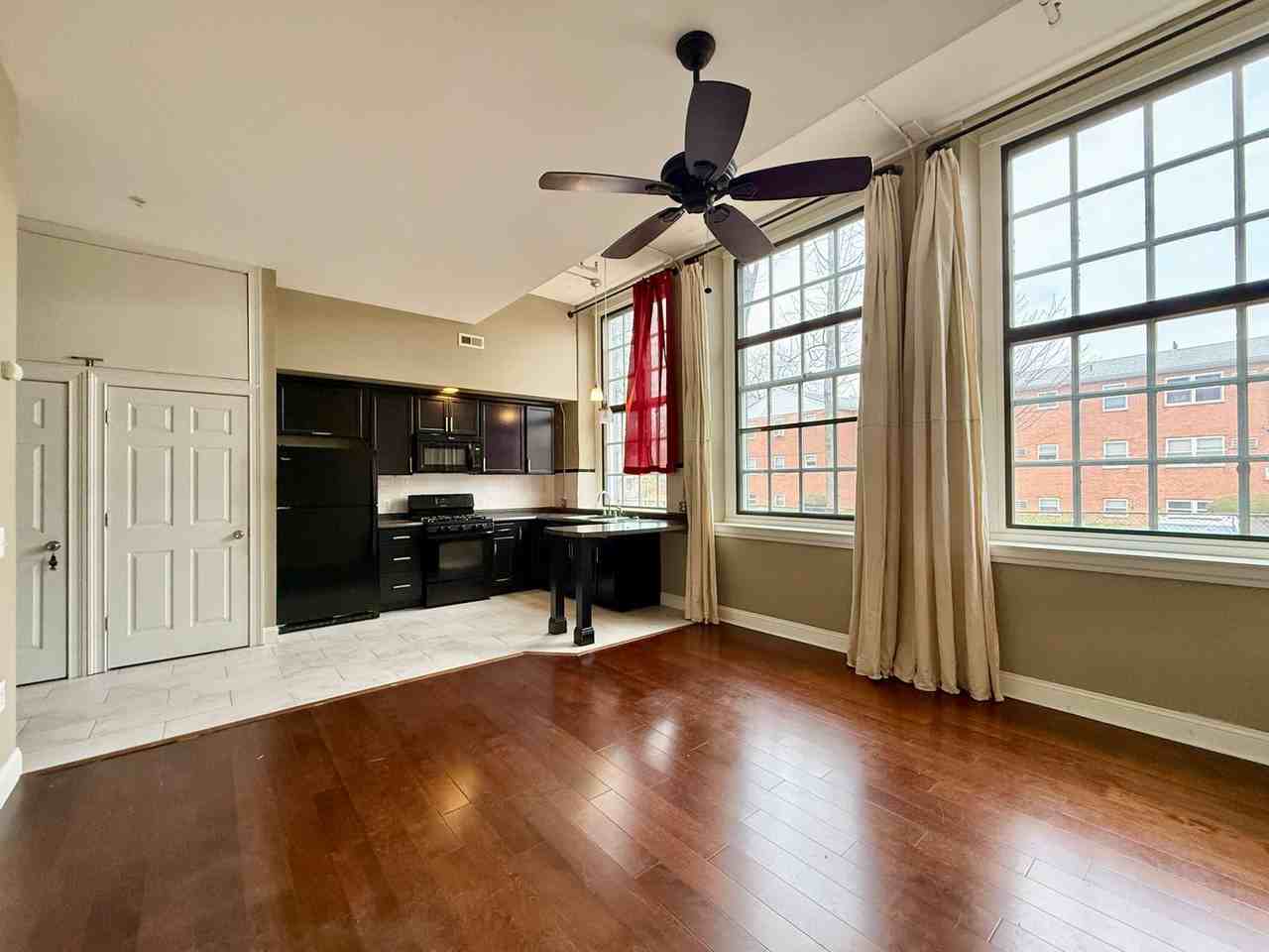 319 319 E 24 Wetherill - 105 #105 - Photo 7 of 13