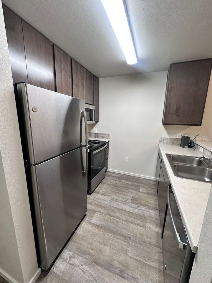 Greensferry Landing Apartments - Photo 2 of 12