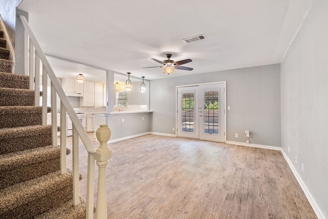 5504 Coventry Ln - Photo 3 of 24