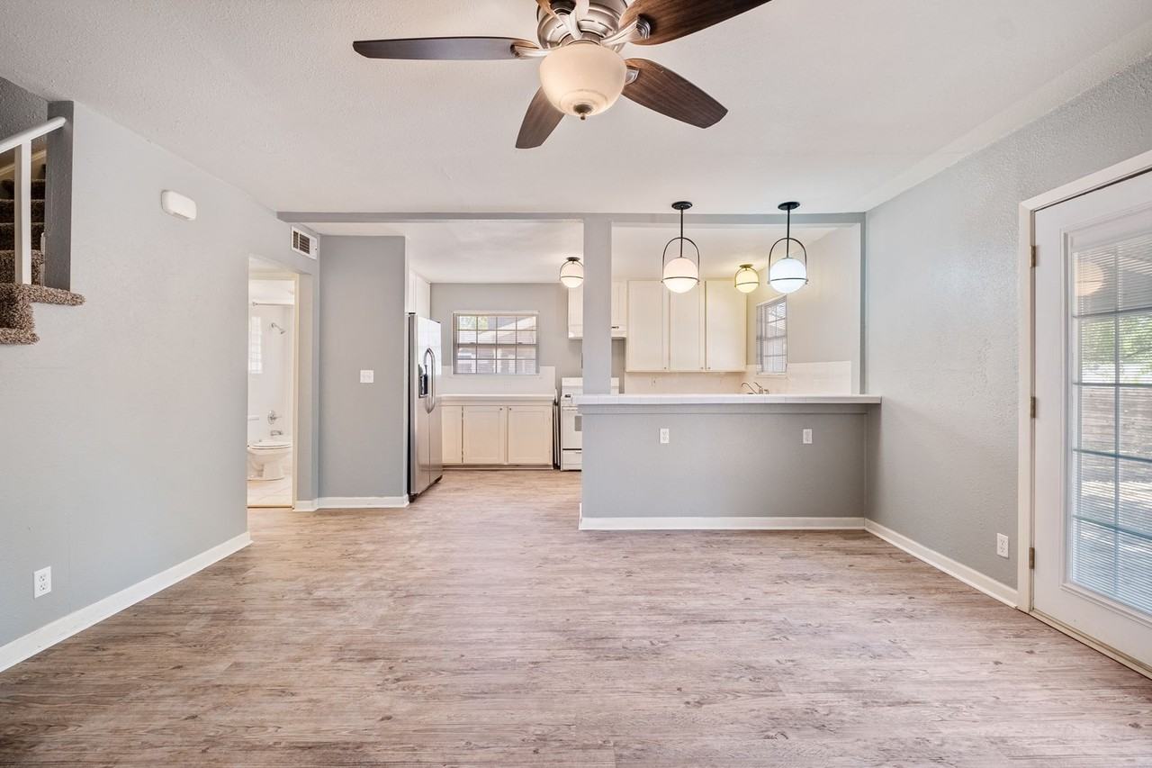 5504 Coventry Ln - Photo 6 of 24