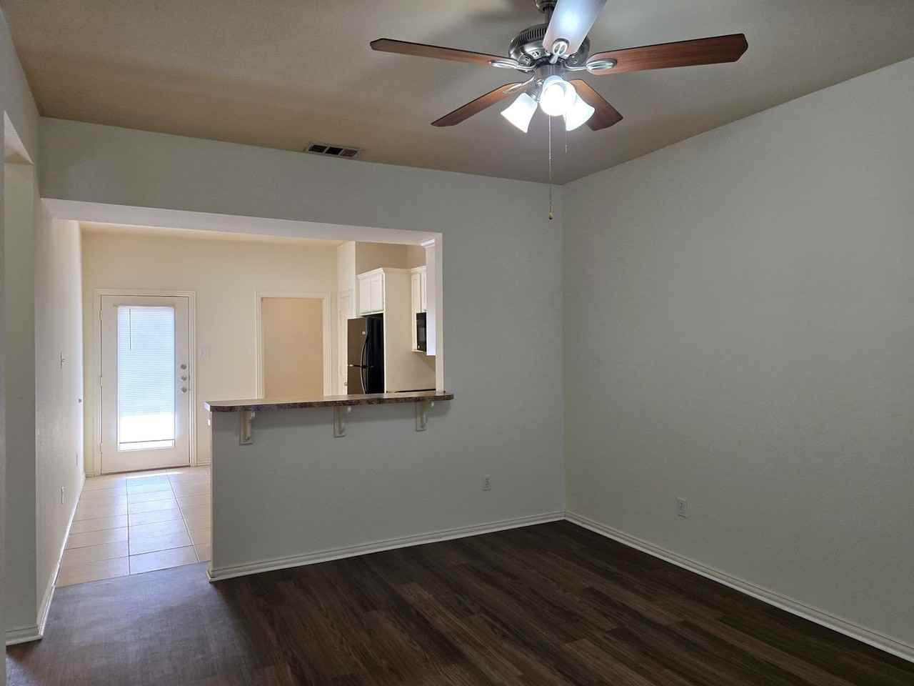 10017 Amber Circle - Photo 3 of 11