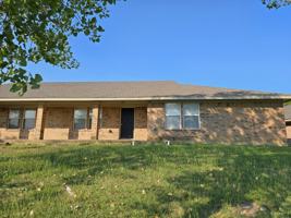 featured image of 1703 Breezy Dr