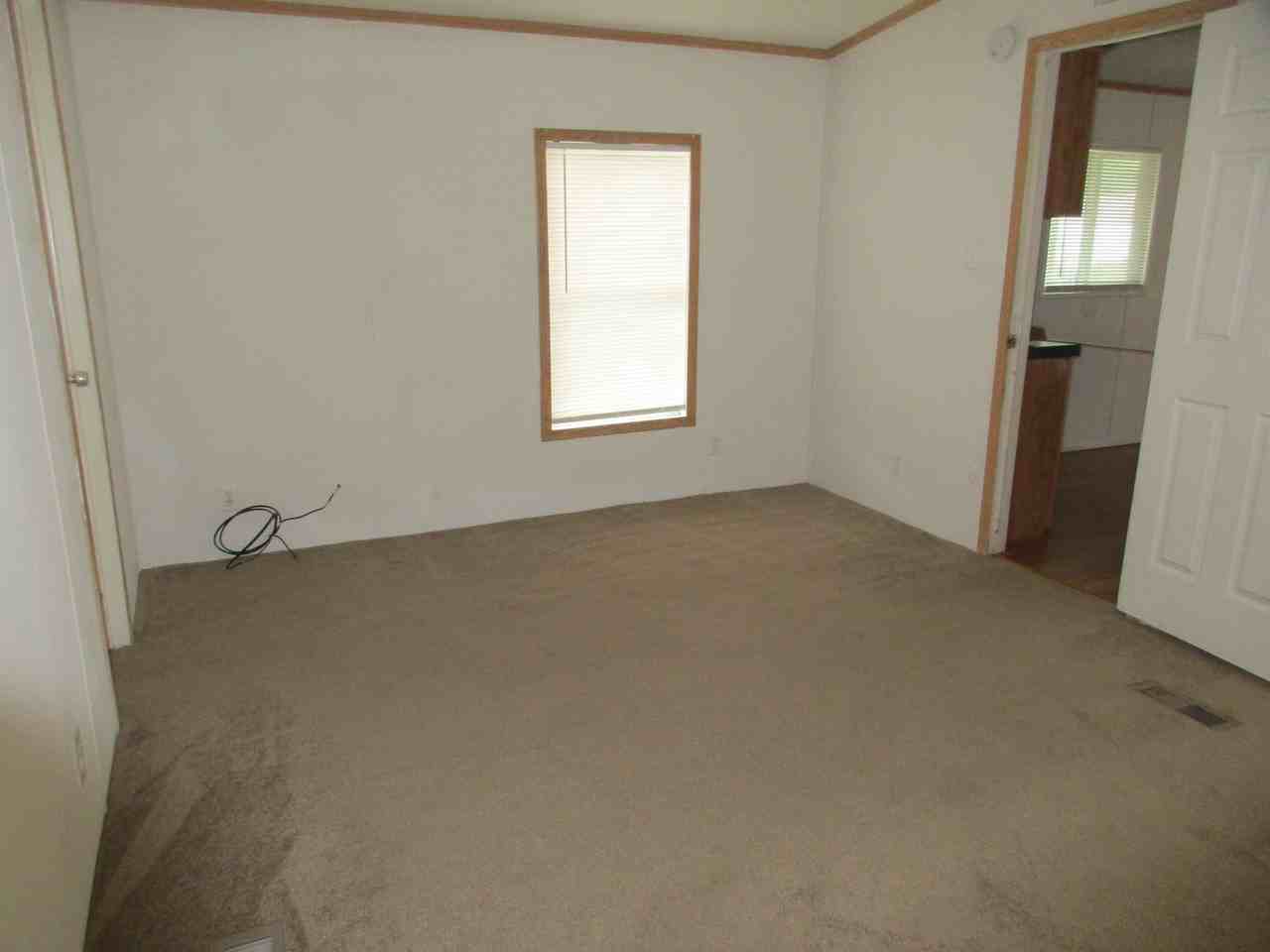 918 Iroquois Drive - Photo 3 of 27