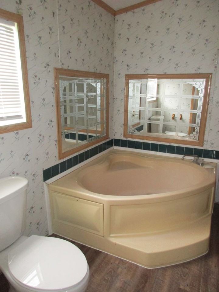 918 Iroquois Drive - Photo 4 of 27