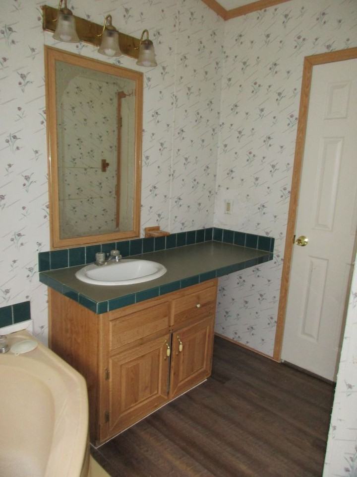 918 Iroquois Drive - Photo 5 of 27