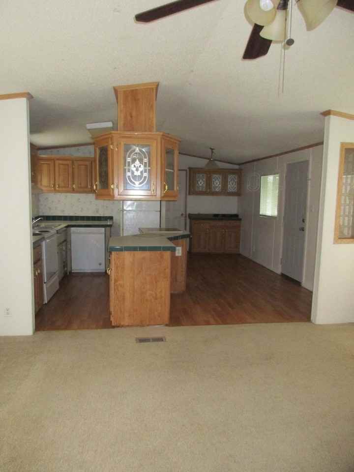 918 Iroquois Dr - Photo 5 of 27
