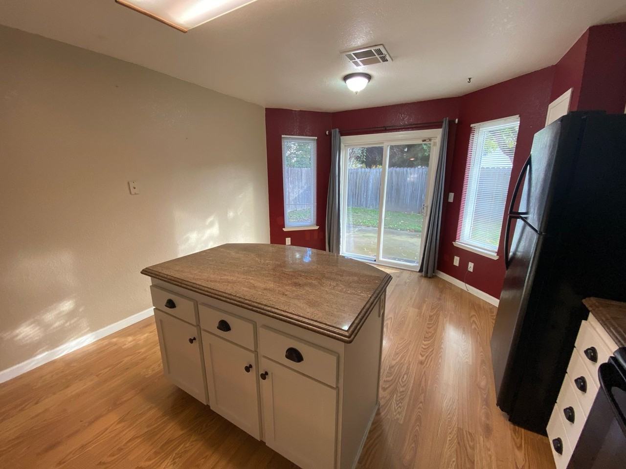 1124 Pebblewood Drive - Photo 7 of 22