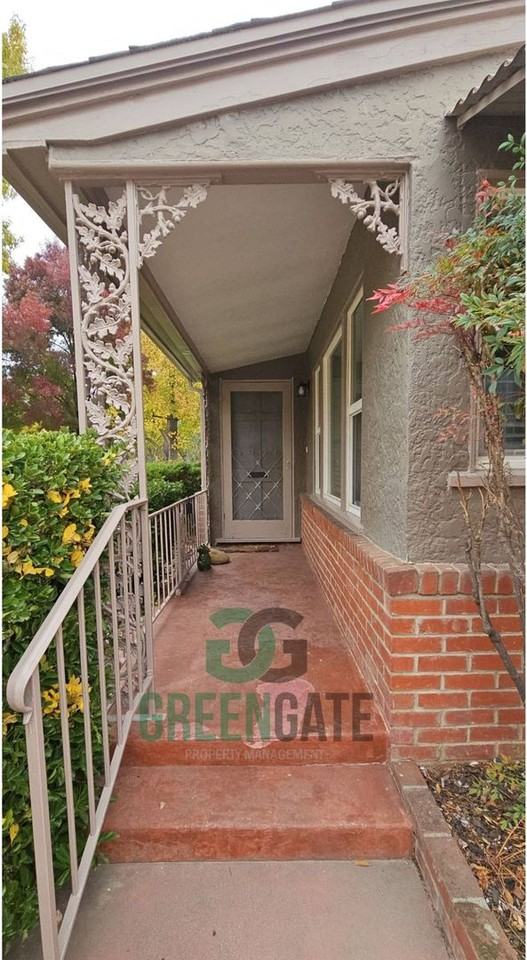 324 Rowland Ave - Photo 6 of 43