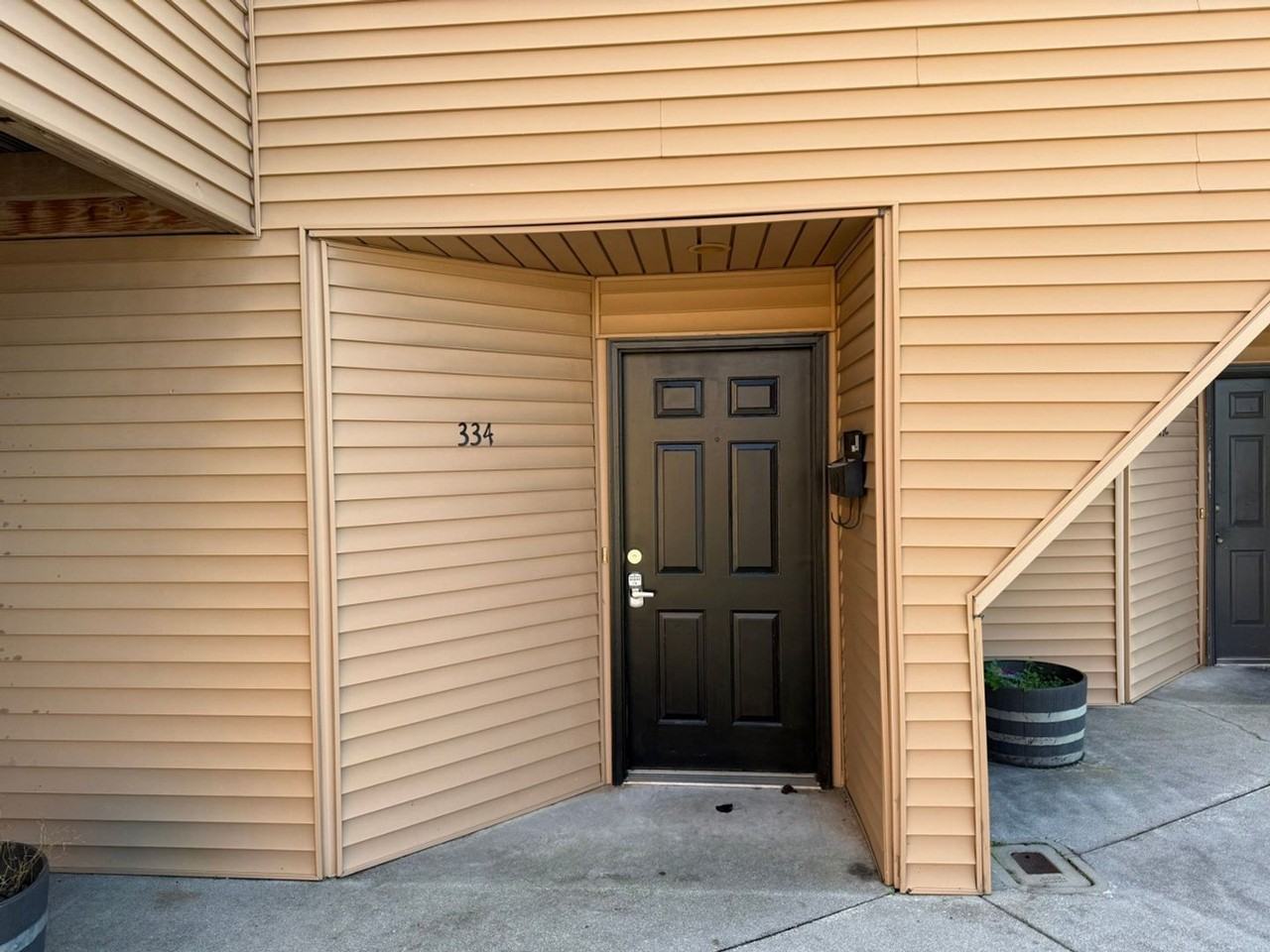 334 Olympia Drive - Photo 2 of 23