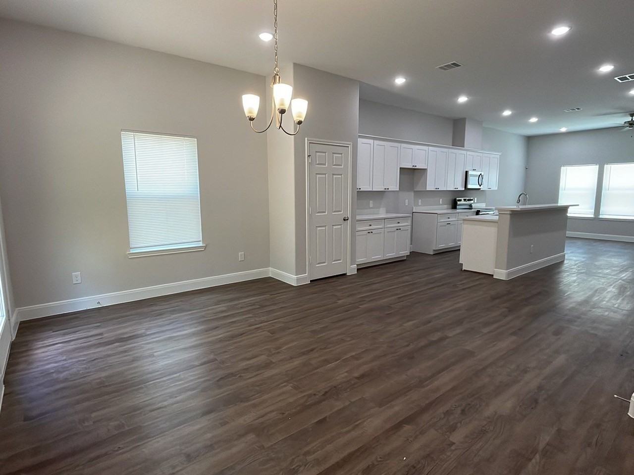 832 Elkhart Street - Photo 7 of 20