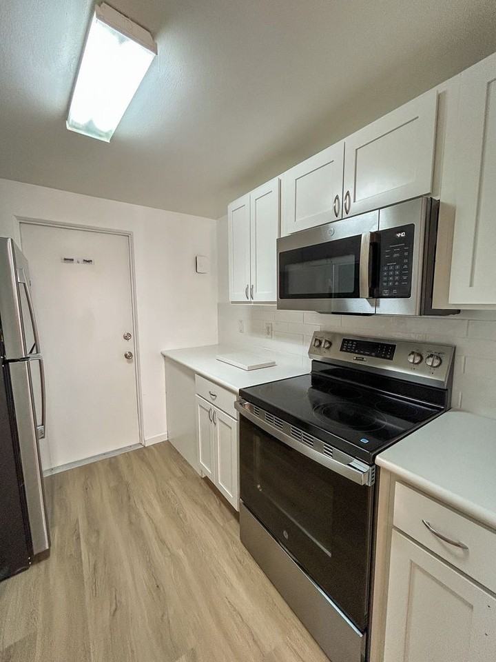 906 Southwest 6th Avenue - Photo 6 of 18