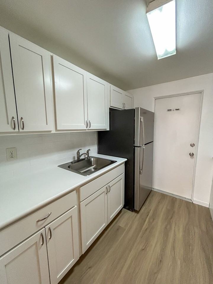 906 Southwest 6th Avenue - Photo 7 of 18