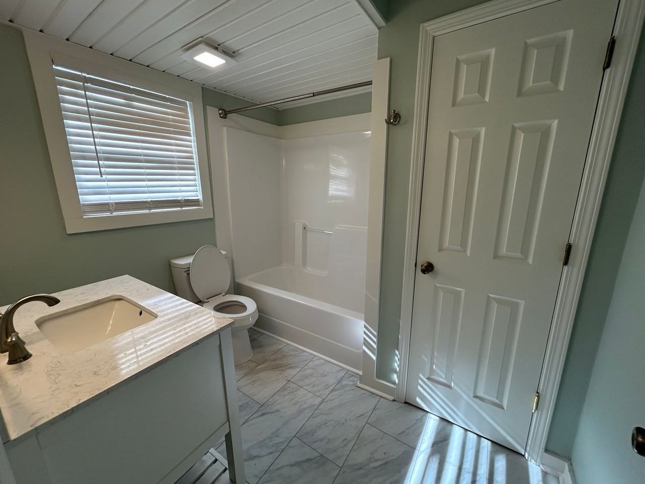 229 North Church Street - Photo 4 of 12