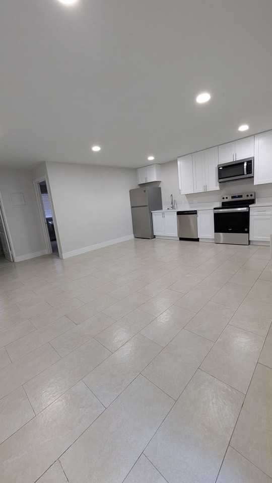 Apartments in the Heart of Las Vegas - Photo 5 of 16