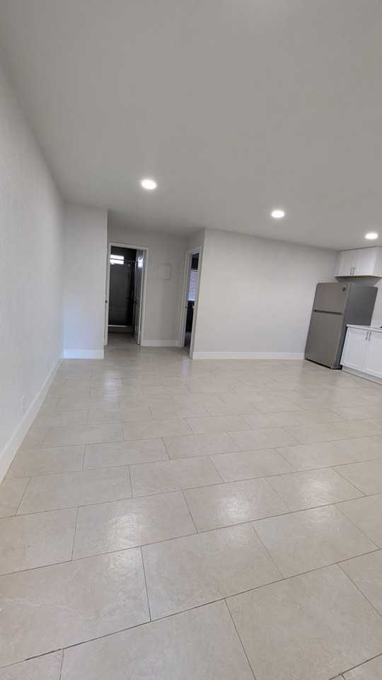 Apartments in the Heart of Las Vegas - Photo 7 of 16