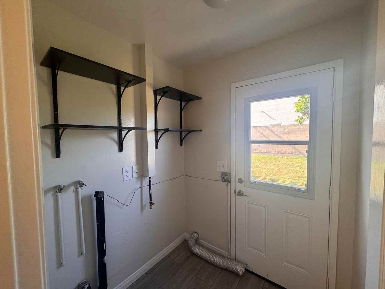 20021 Shorewood Cir - Photo 5 of 19