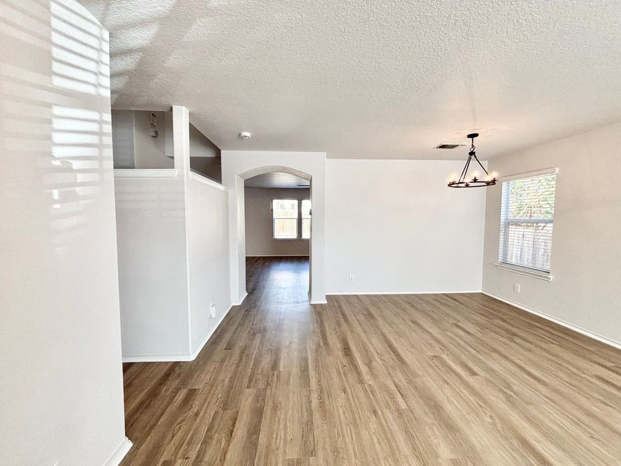 6414 Royal Rdg - Photo 5 of 25