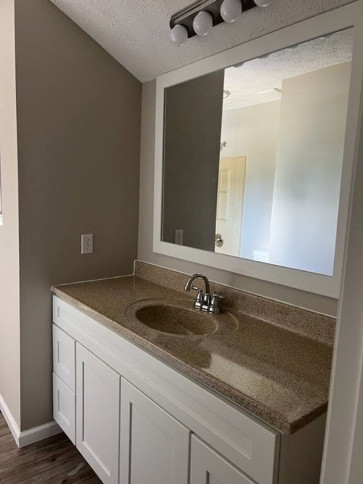 Comfortable living, within reach - Photo 4 of 6