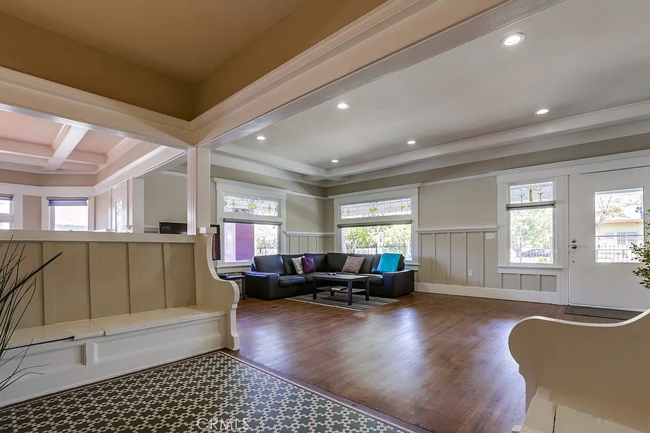 Raymond Avenue - Photo 2 of 40