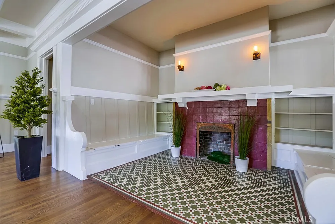 Raymond Avenue - Photo 4 of 40