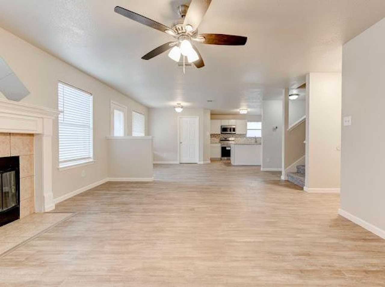 4713 Causeway Ct - Photo 3 of 46