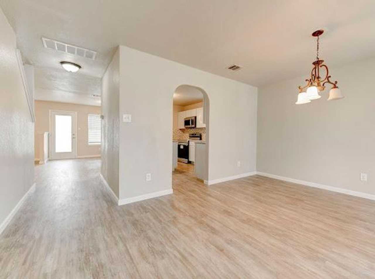 4713 Causeway Ct - Photo 5 of 46