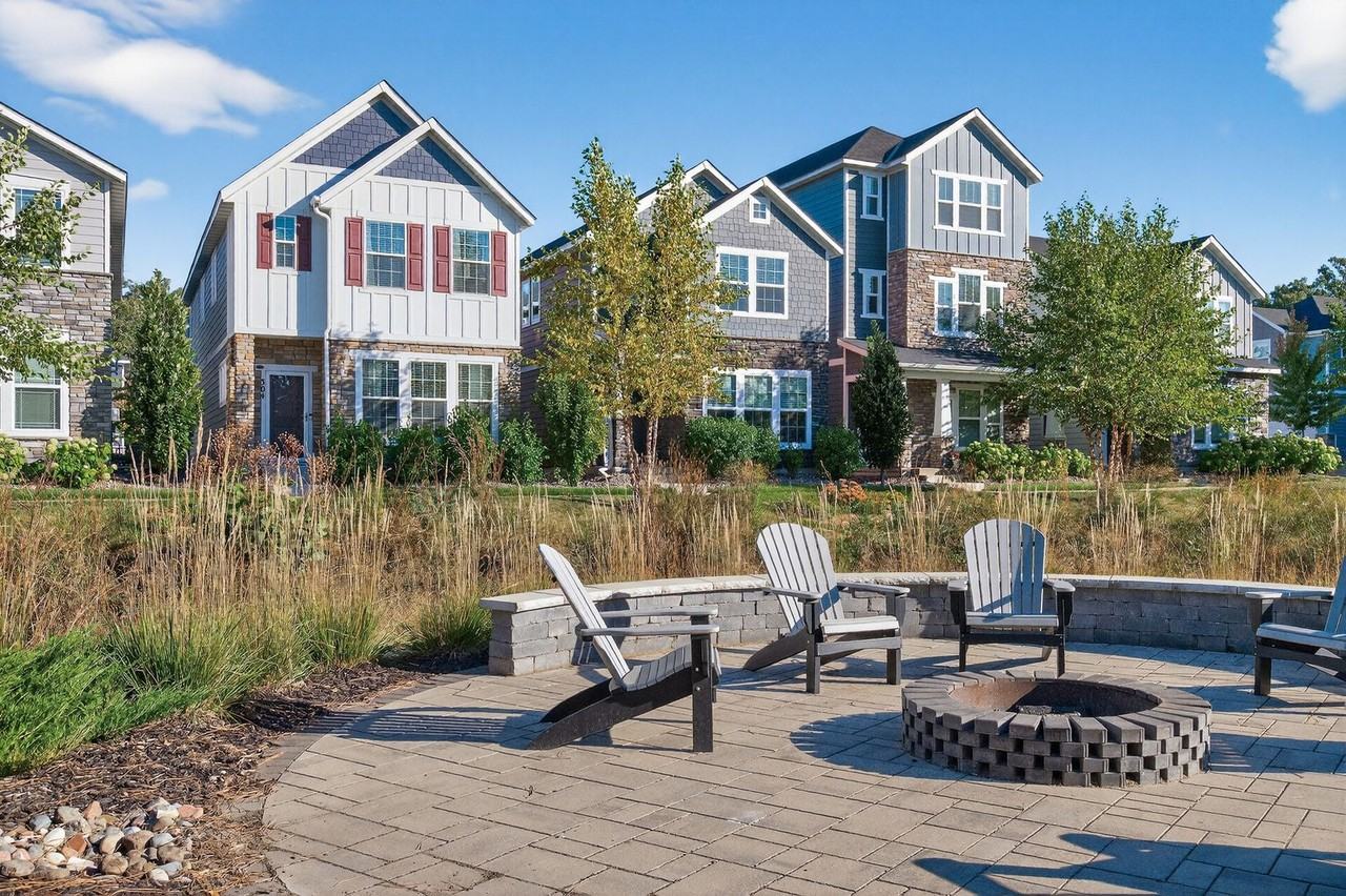 304 Rum River Way - Photo 4 of 30