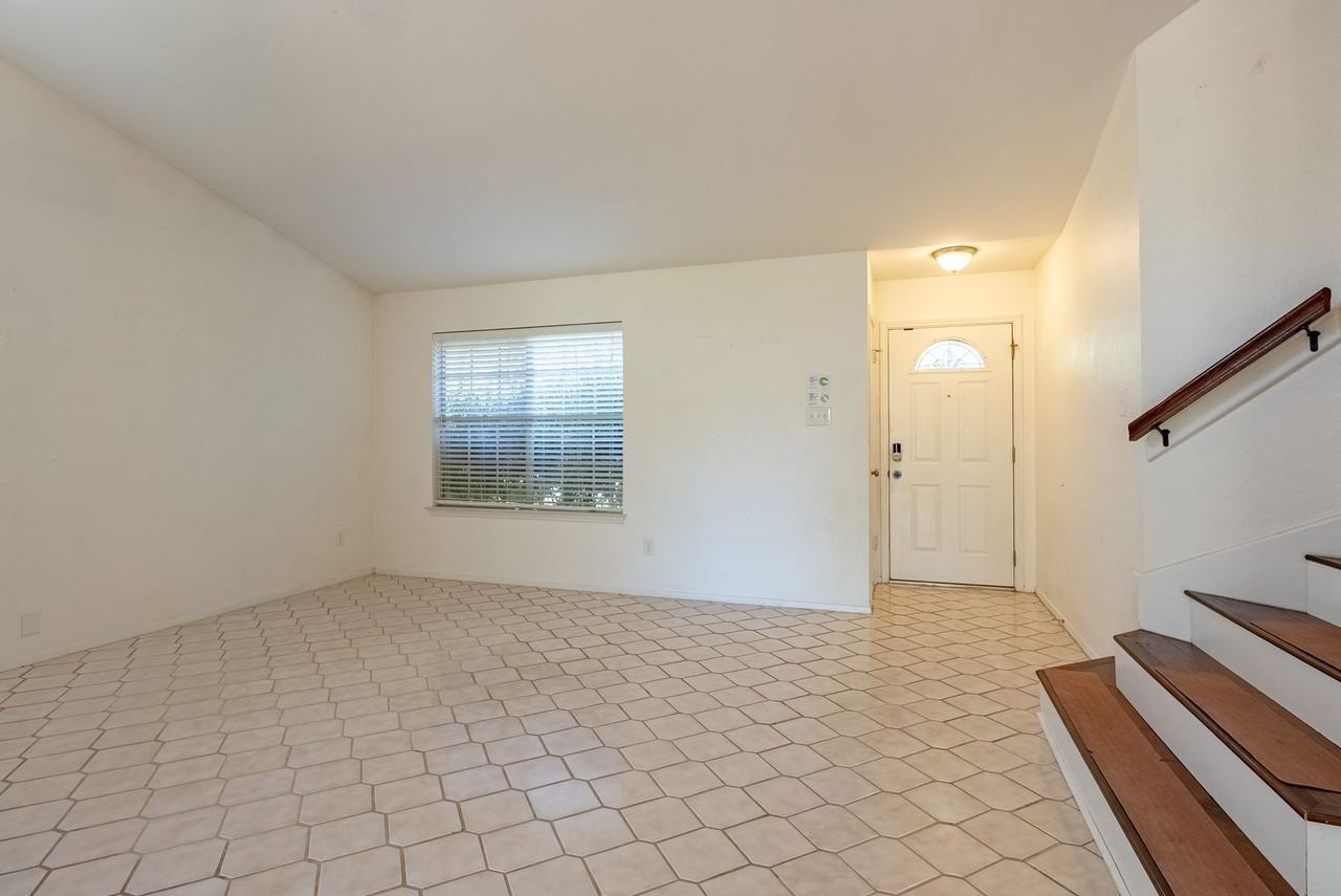 8202 Avocet Dr - Photo 3 of 22