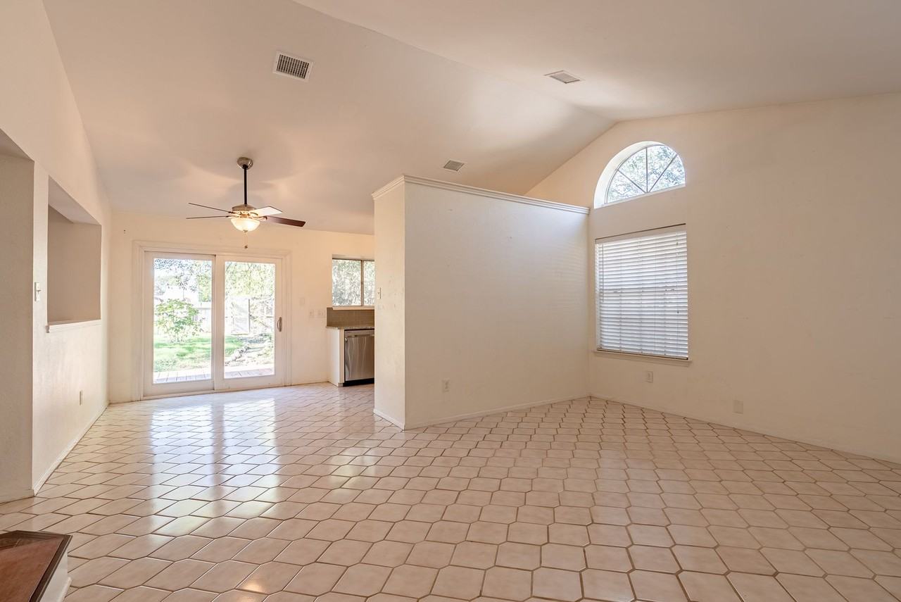 8202 Avocet Dr - Photo 4 of 22