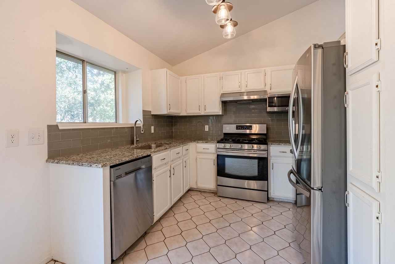 8202 Avocet Dr - Photo 5 of 22