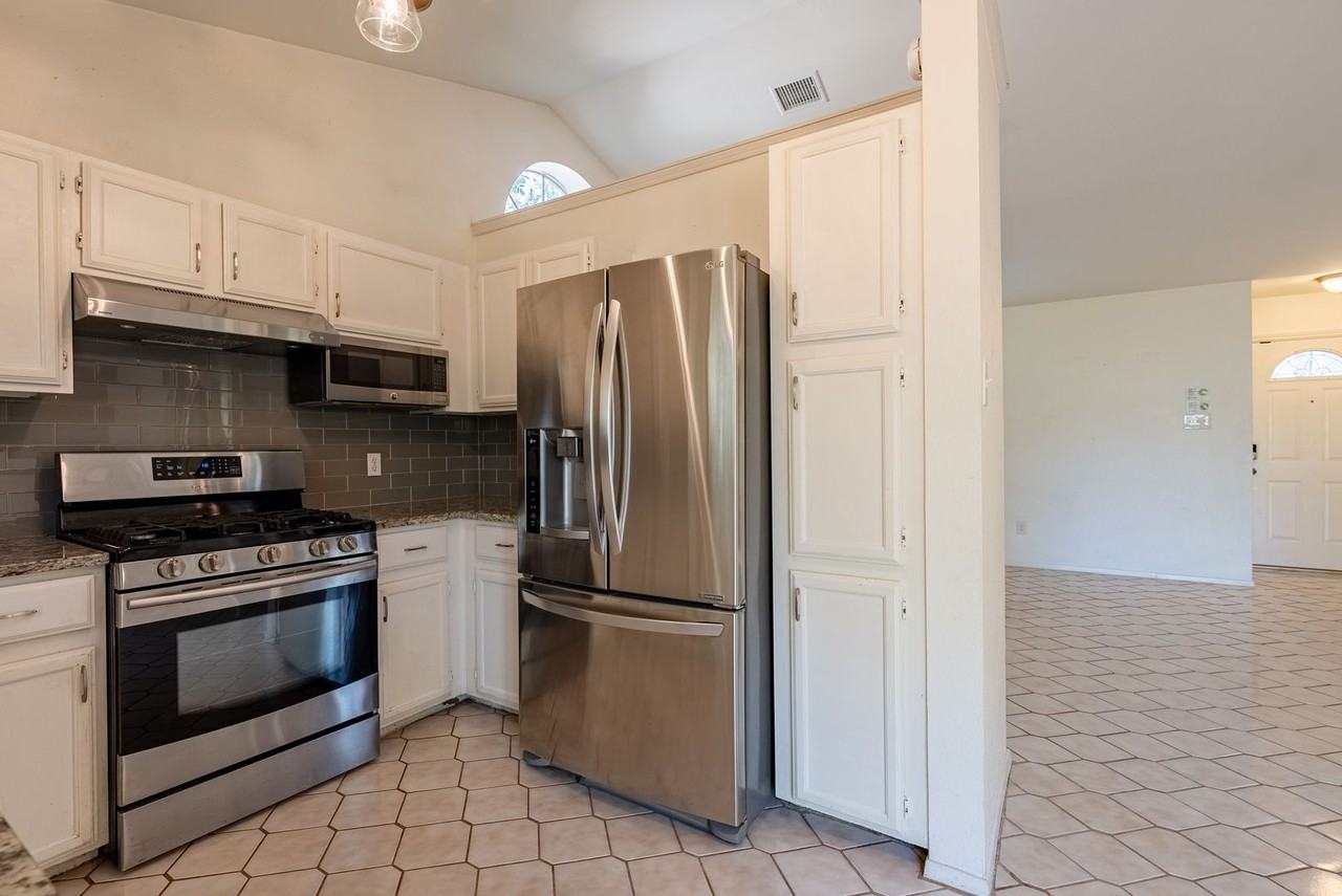 8202 Avocet Dr - Photo 6 of 22