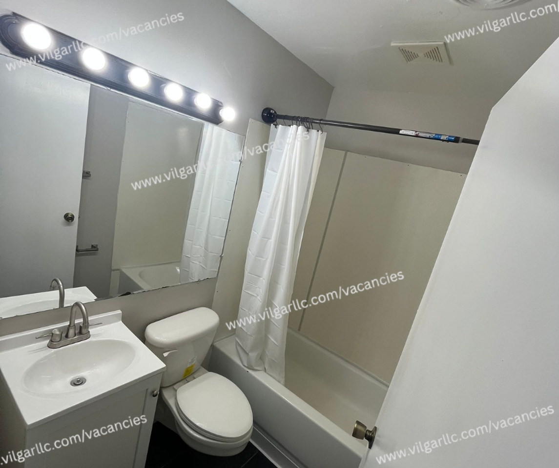 1140 Hamilton Pl - Photo 6 of 17