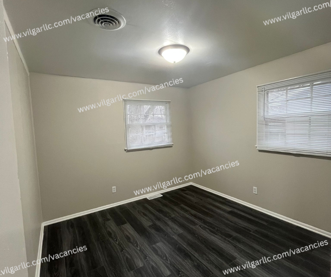 1140 Hamilton Pl - Photo 7 of 17