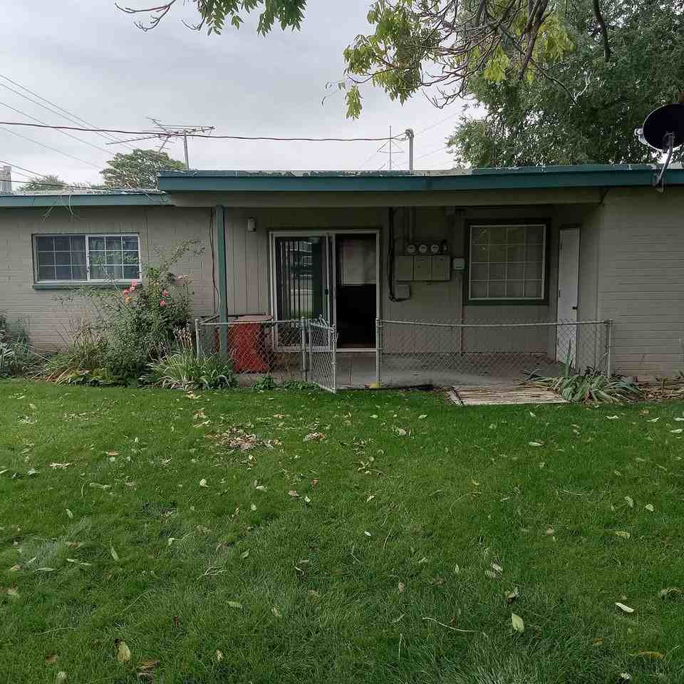 971 Ontario Street - Photo 3 of 8