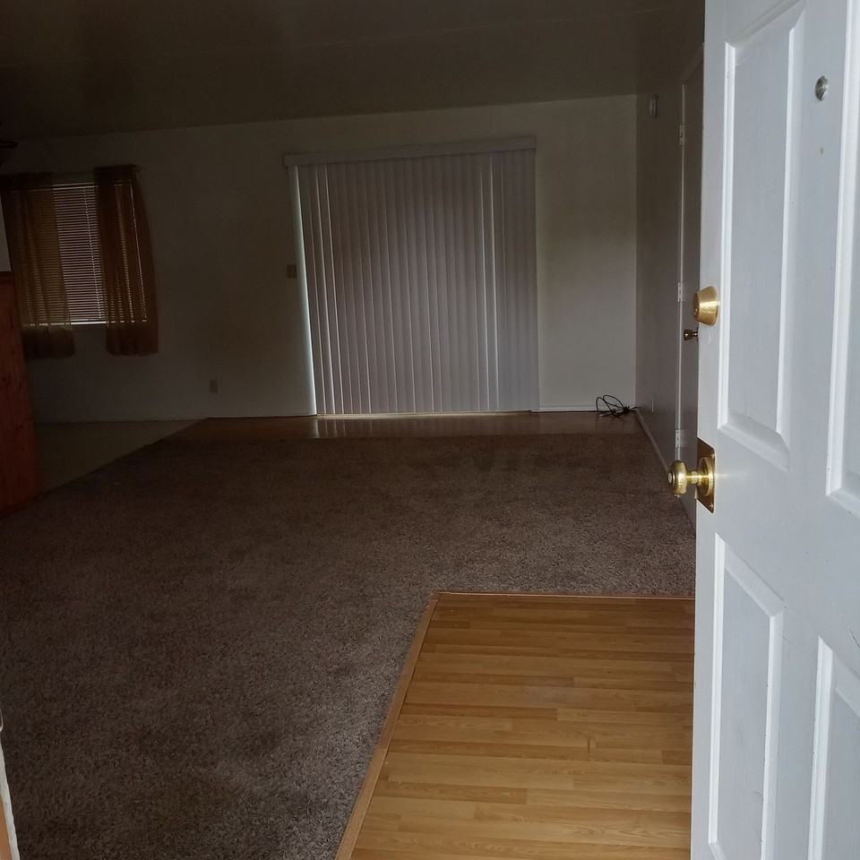 971 Ontario Street - Photo 4 of 8