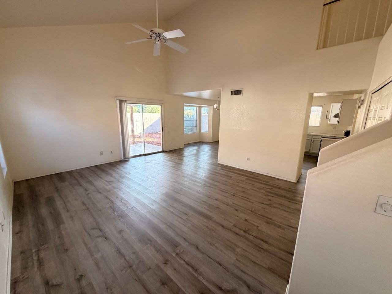 3310 W Golden Ln - Photo 3 of 24