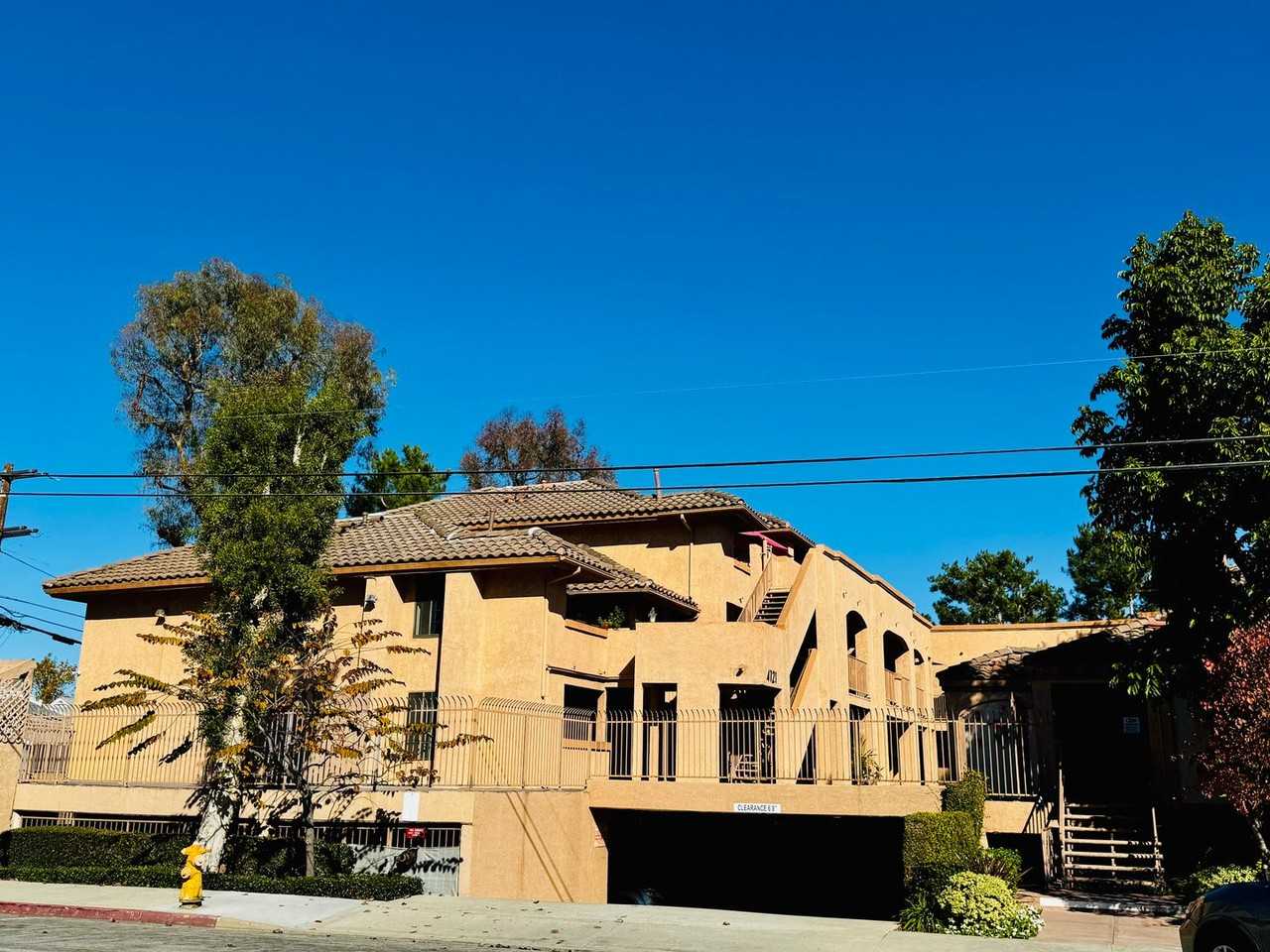 4121 Hathaway Ave #10 - Photo 2 of 15